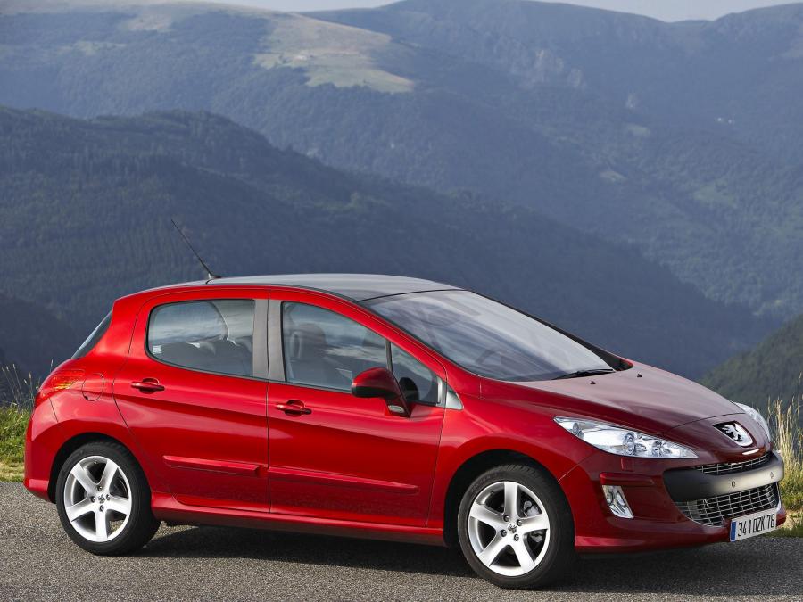  Peugeot 308 5-Door 2008 года  (фото 18 из 21)